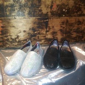 2 Pairs of BOBS BY SKECHERS SIZE 8W